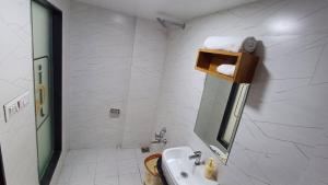 Hotel The Grand Jashi Residency