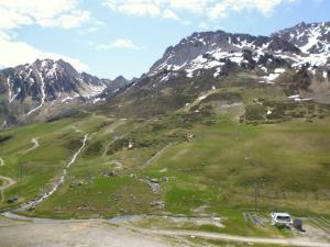 Studio 4 pers avec balcon sud, lave-vaisselle, pieds des pistes, proche commerces et services, 1800m alt. - FR-1-404-62