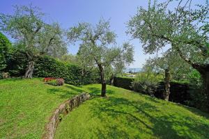 Villa Daniela con giardino privato recintato e barbecue, vicino alla spiaggia