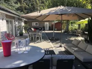 Les Platanes - تالوار