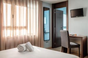Double or Twin Room room in Hotel Madanis Liceo