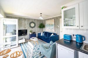 No 33 Apartment 4