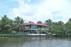 River Splash - Putuppalli