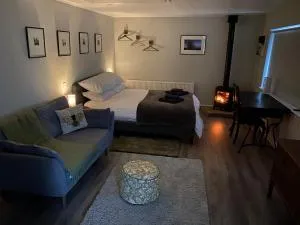 SPALDING - Self Contained Studio Double - An extra single bed can be provided - Whaplode