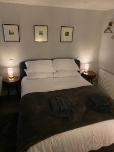 SPALDING - Self Contained Studio Double - An extra single bed can be provided