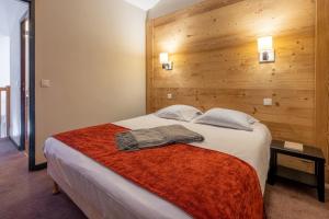 Two-Bedroom Apartment with Mountain View (6 people) room in Résidence Pierre & Vacances Le Quartz