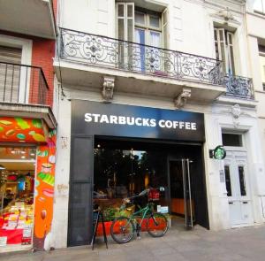 Luminoso y amplio, Congreso.