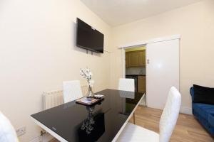 Barking Road Comfy House