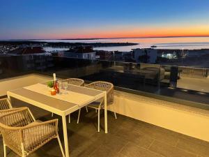 Mina stunning sea view apartment 