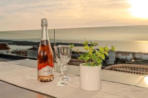 Mina stunning sea view apartment