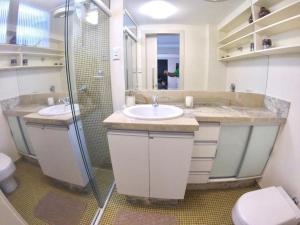 Apartamento confortável quadra mar