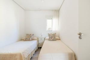 Apartamento amplio con 4 habitaciones y 2 baños - Great apartment with 4 rooms - 2 baths