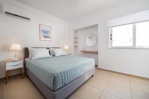 Sunny Stay - 3 min Walk to Beach & Town - IV