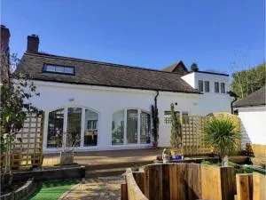 Pass the Keys A unique and cosy cottage - optional hot tub - All Stretton