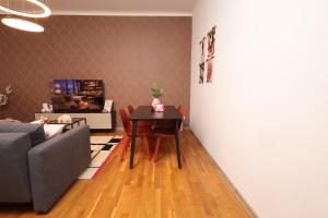 Ruby holiday home with patio