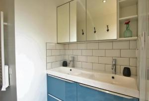 Le Chalet, les pieds dans leau