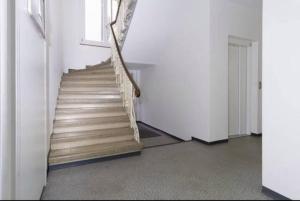 Urban Oasis with Queen Bed and View BE-32