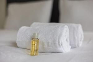 Urban Oasis with Queen Bed and View BE-44