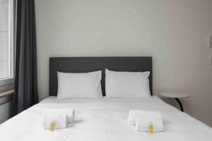 Urban Oasis with Queen Bed and View BE-28