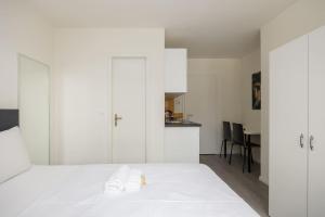 Urban Oasis with Queen Bed and View BE-53