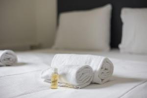 Urban Oasis with Queen Bed and View BE-53