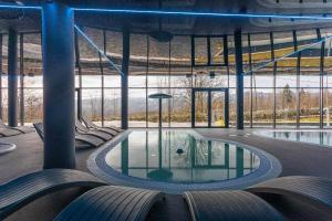 Villa6 Szklarska Poręba- budynek główny hotelu -widok na góry-duże tarasy