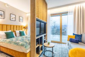 Villa6 Szklarska Poręba- budynek główny hotelu -widok na góry-duże tarasy