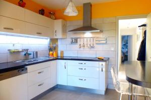 Maisons de vacances Nice house with private pool : photos des chambres