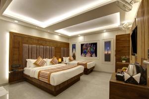 BLESS INN - Near Connaught Place