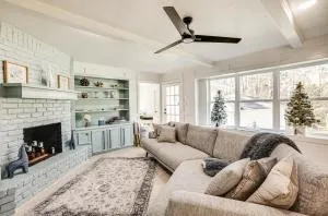 Quiet Texas Vacation Rental about 5 Mi to Lake Conroe! - Conroe