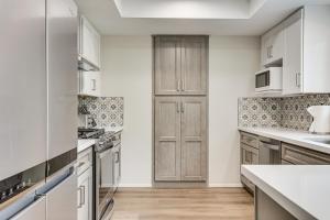 Spacious Oceanside Family Home w Fenced-In Yard