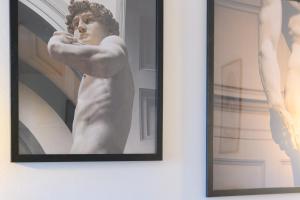 Tirana Cityscape 3- Vibrant Modern Apartment