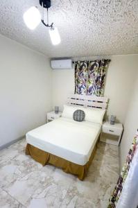 Steps 2 Beach - 5 Bedroom 3 Bathroom Villa