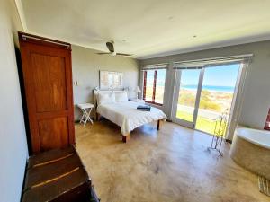 Beach Front Beach House 10 Golden Mile