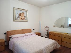 Signorile quadrilocale nel verde di Villa Guardia