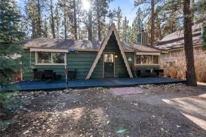 Tipsy Grizzly Cabin -
