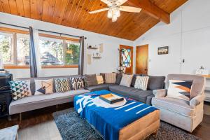 Tipsy Grizzly Cabin -