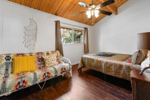 Tipsy Grizzly Cabin -