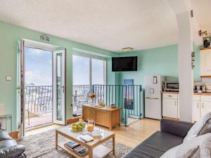 3 Bed in Brixham BX069