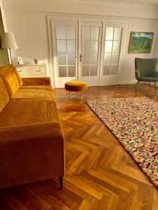 Cloos - Elegant Residence with Panoramic View