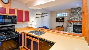Polar Peak Chalet by Fernie Lodging Company
