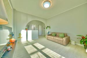 T&F HOUSE