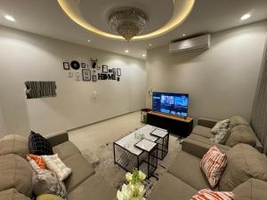 شقة غرفتين نوم وصالة بالنرجس 3