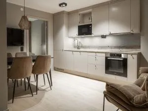 Mountain Retreat for 4 in Are Ski-In Ski-Out Apt- No Windows - Björnänge