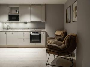 Mountain Retreat for 4 in Are Ski-In Ski-Out Apt- No Windows