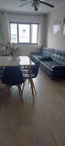 Apartamento beira mar na Praia Guilhermina,ambiente familiar