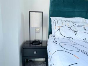 1B-Steps to Uni&Stadium- Wi-Fi Netflix Breakfast