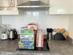 1B-Steps to Uni&Stadium- Wi-Fi Netflix Breakfast