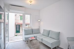 Split Old Town Hideaway - Cozy House