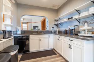 Rustic 3-Bedroom, 1.5-Bath Oasis by Downtown